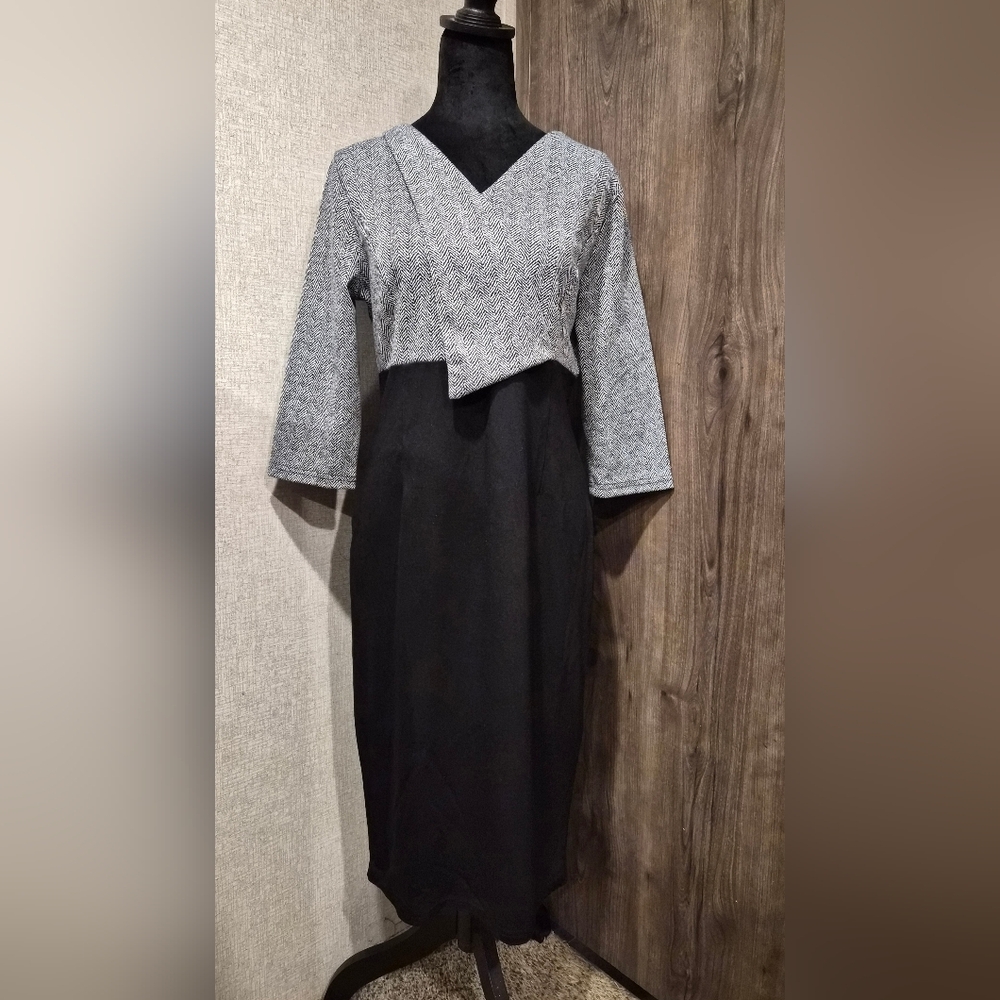 Two-Tone V-Neck Midi Dress in Gray and Black